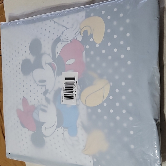 Mickey&Minnie Crossbody Tote - Picture 10 of 11